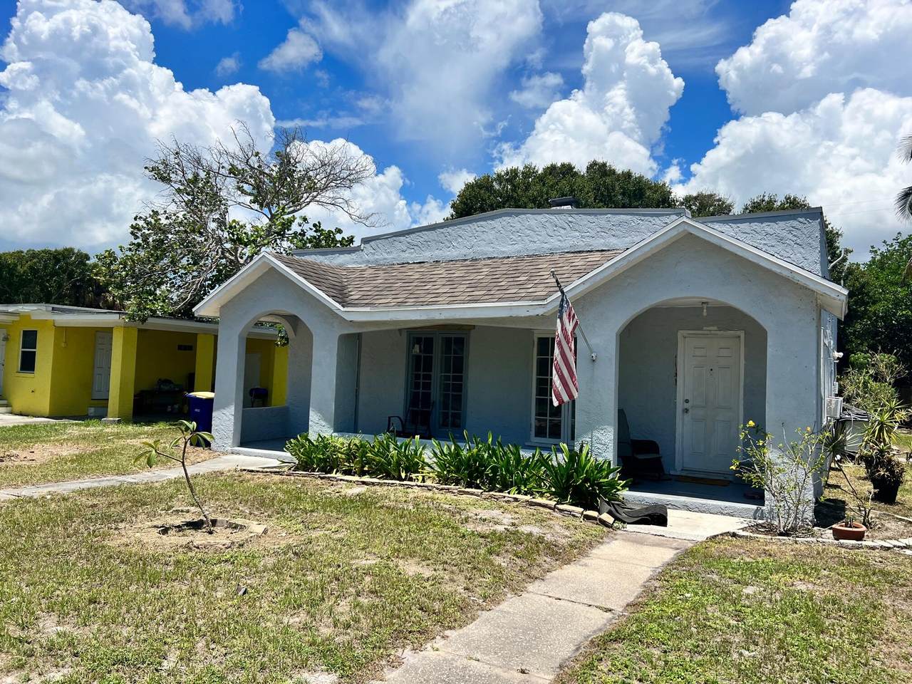 1109 Colonial Road - Photo 1
