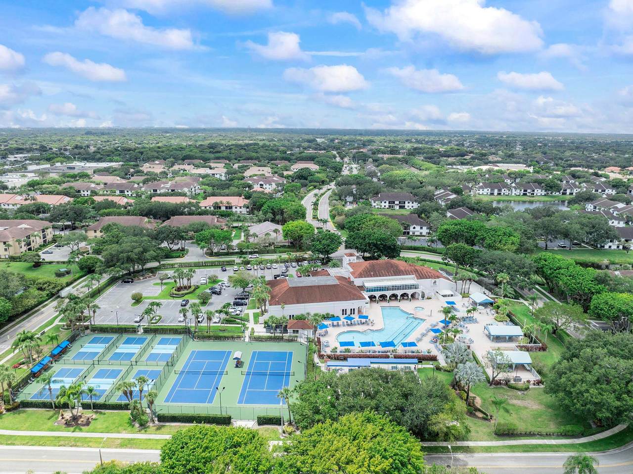 https://bt-photos.global.ssl.fastly.net/beaches/1280_boomver_1_B26055475-2.jpg