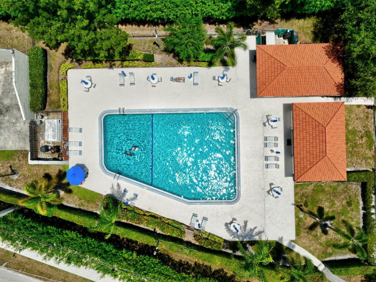 https://bt-photos.global.ssl.fastly.net/beaches/1280_boomver_1_B26056168-2.jpg
