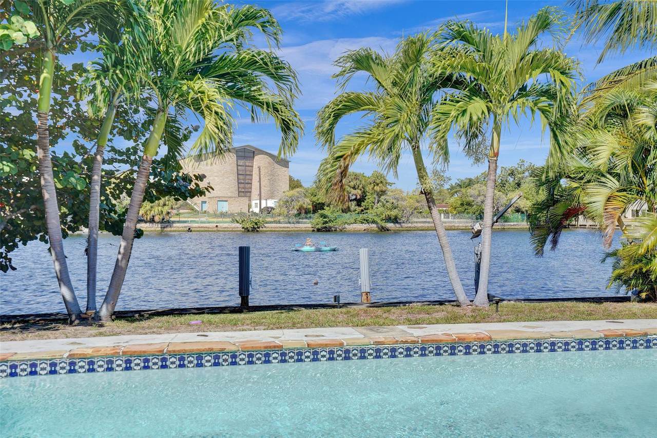 https://bt-photos.global.ssl.fastly.net/beaches/1280_boomver_1_B26056338-2.jpg