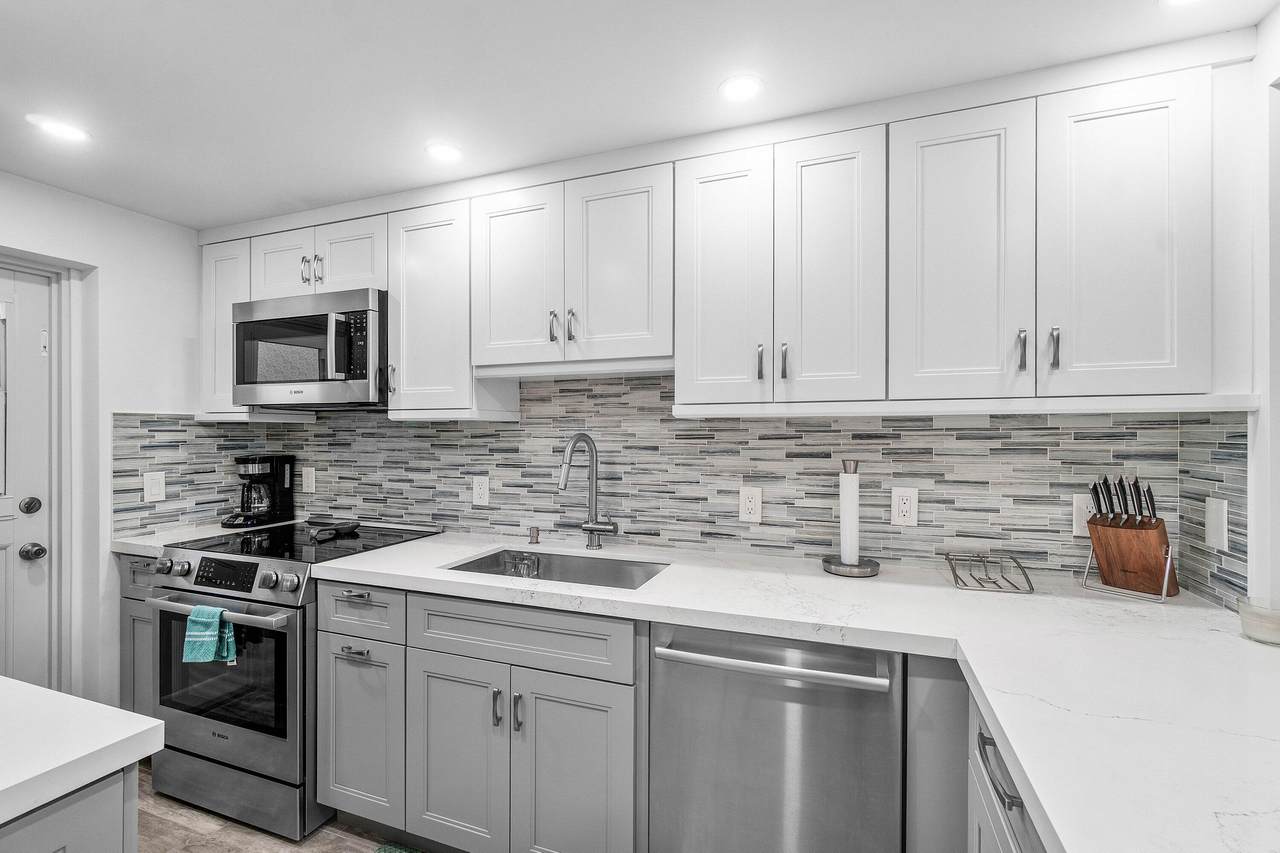 4502 Federal Highway - Photo 1