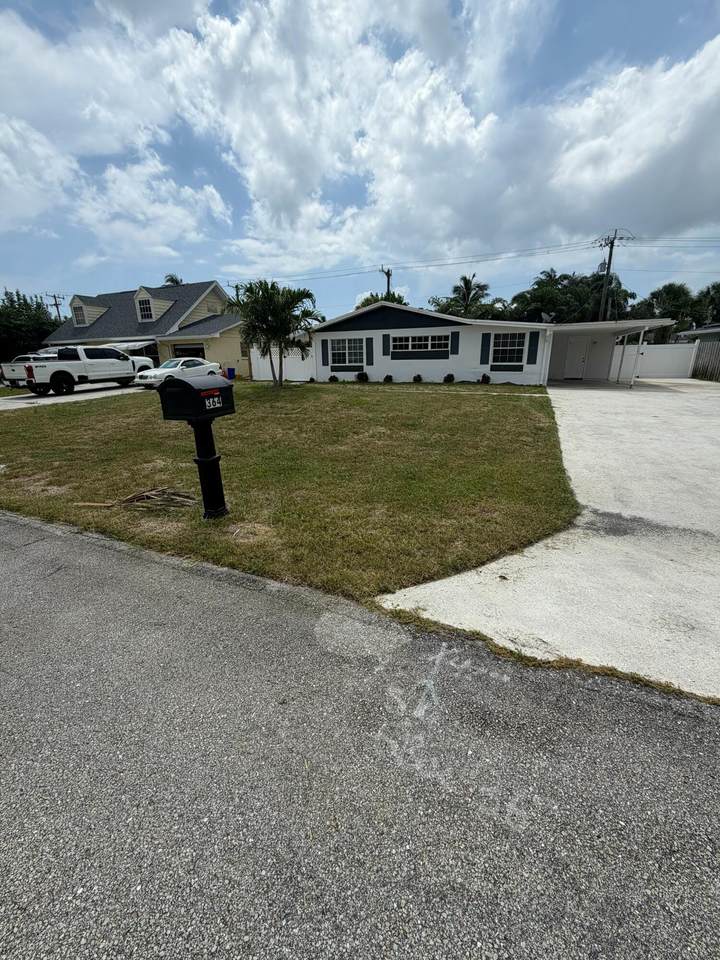 364 Garden Boulevard - Photo 1