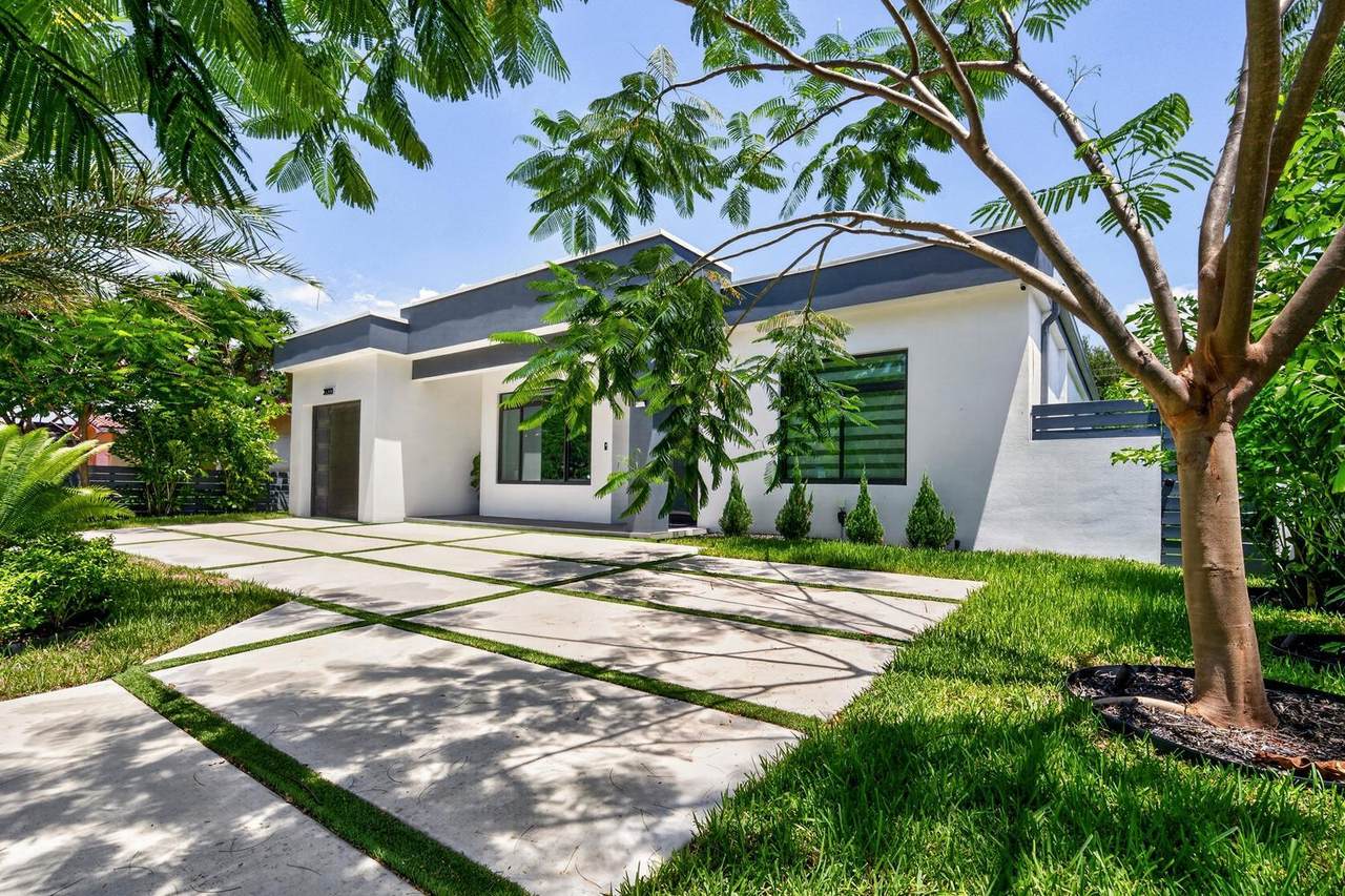 3933 Washington Street - Photo 1