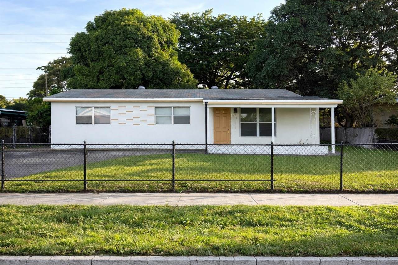 2950 20th Street - Photo 1
