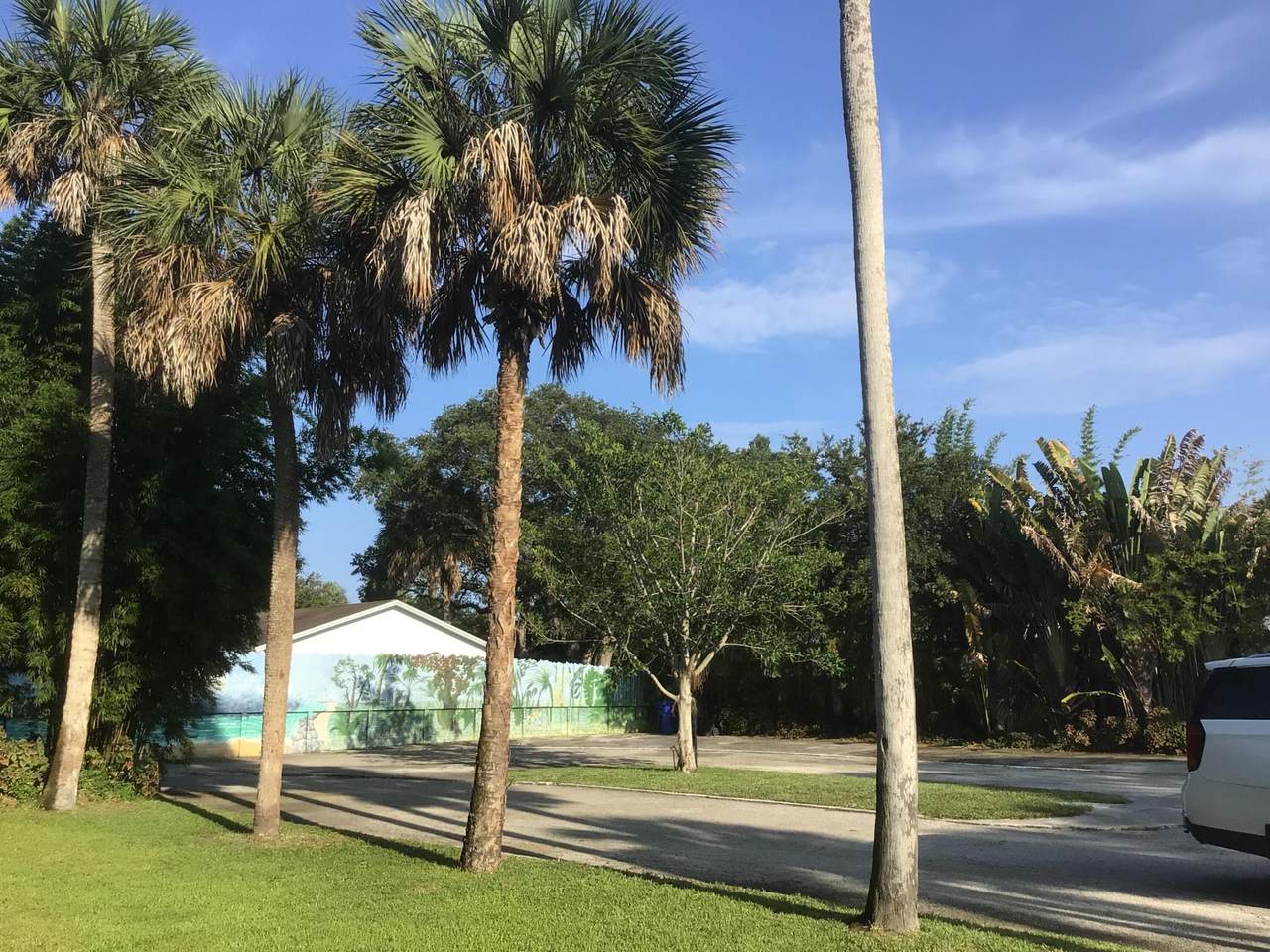 https://bt-photos.global.ssl.fastly.net/beaches/1280_boomver_1_B26056952-2.jpg