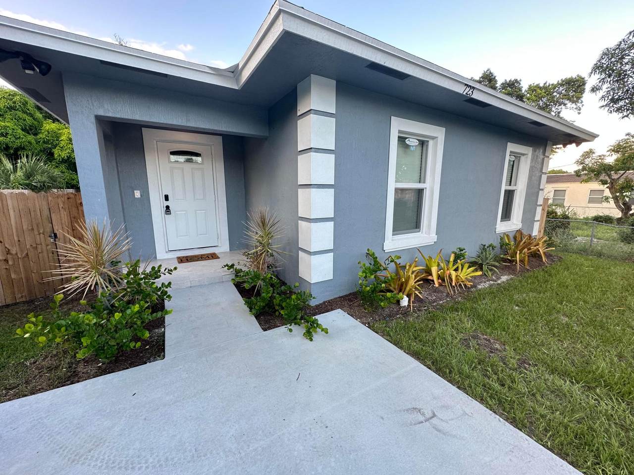 723 20TH Street - Photo 1