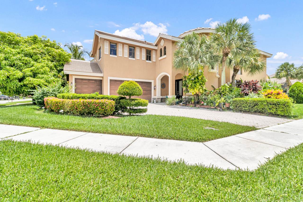 3546 Collonade Drive - Photo 1