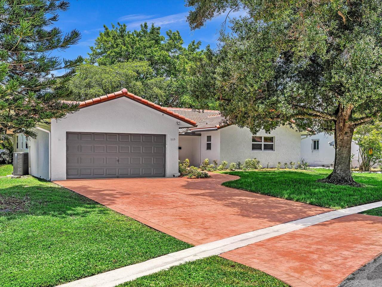 11115 37th Street - Photo 1