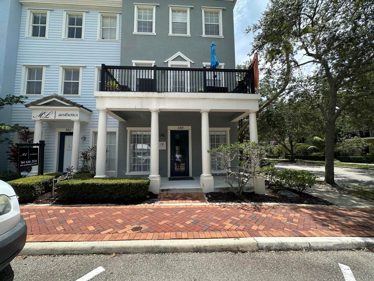 221 Greenwich Circle - Photo 1