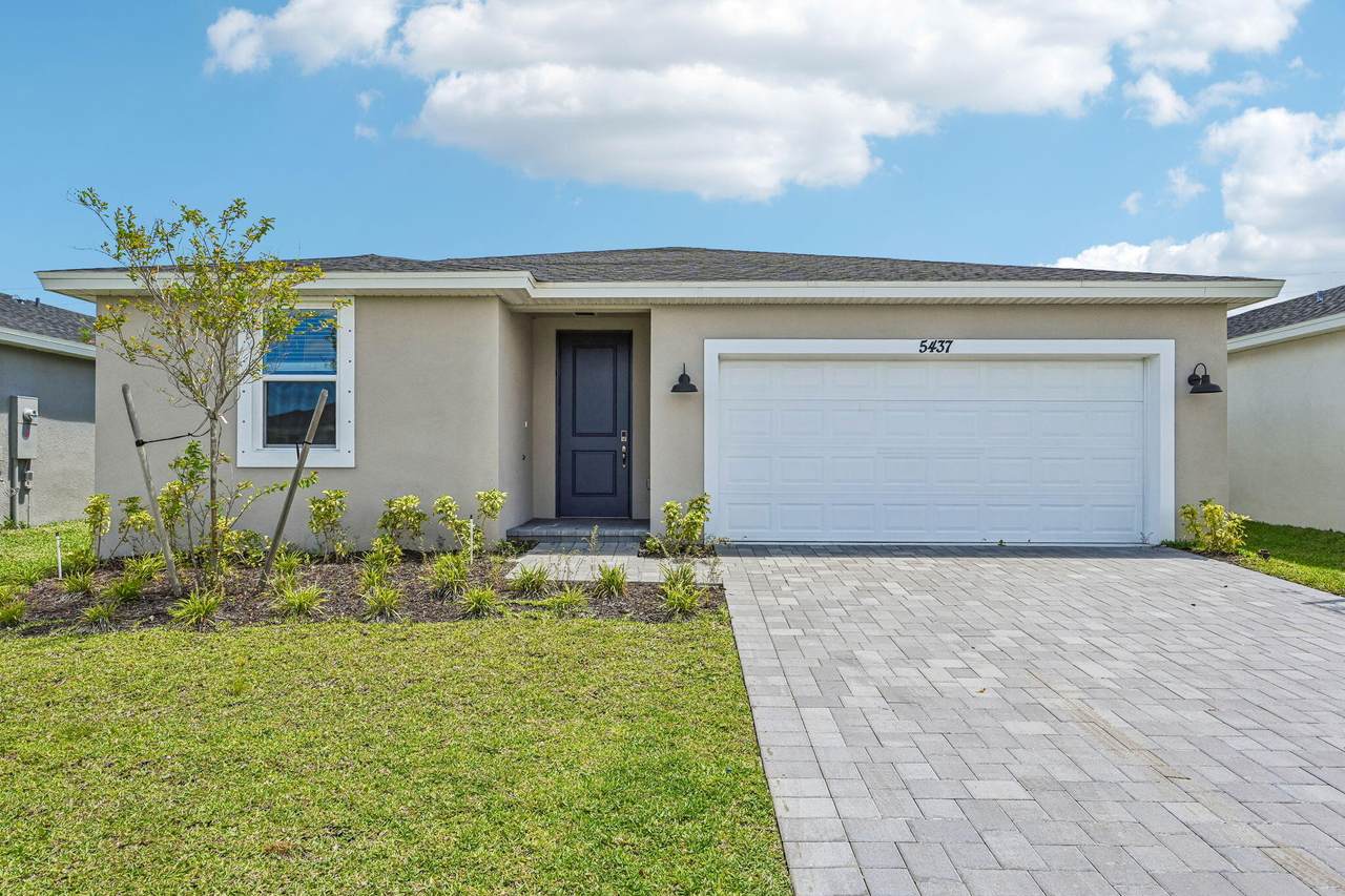 5437 Hampton Park Circle - Photo 1
