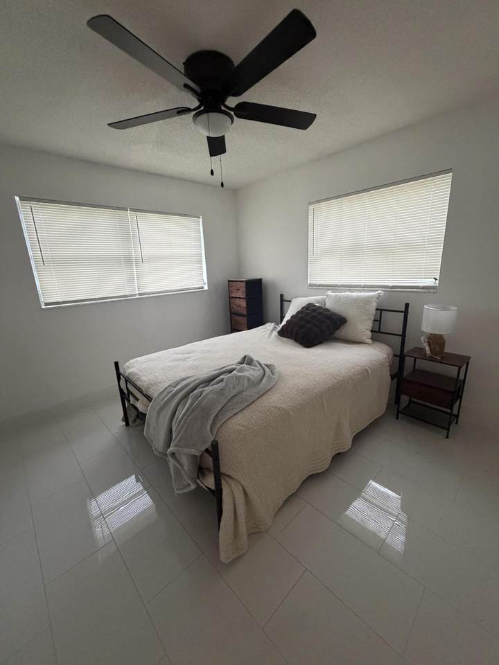 https://bt-photos.global.ssl.fastly.net/beaches/1280_boomver_1_B26057242-2.jpg