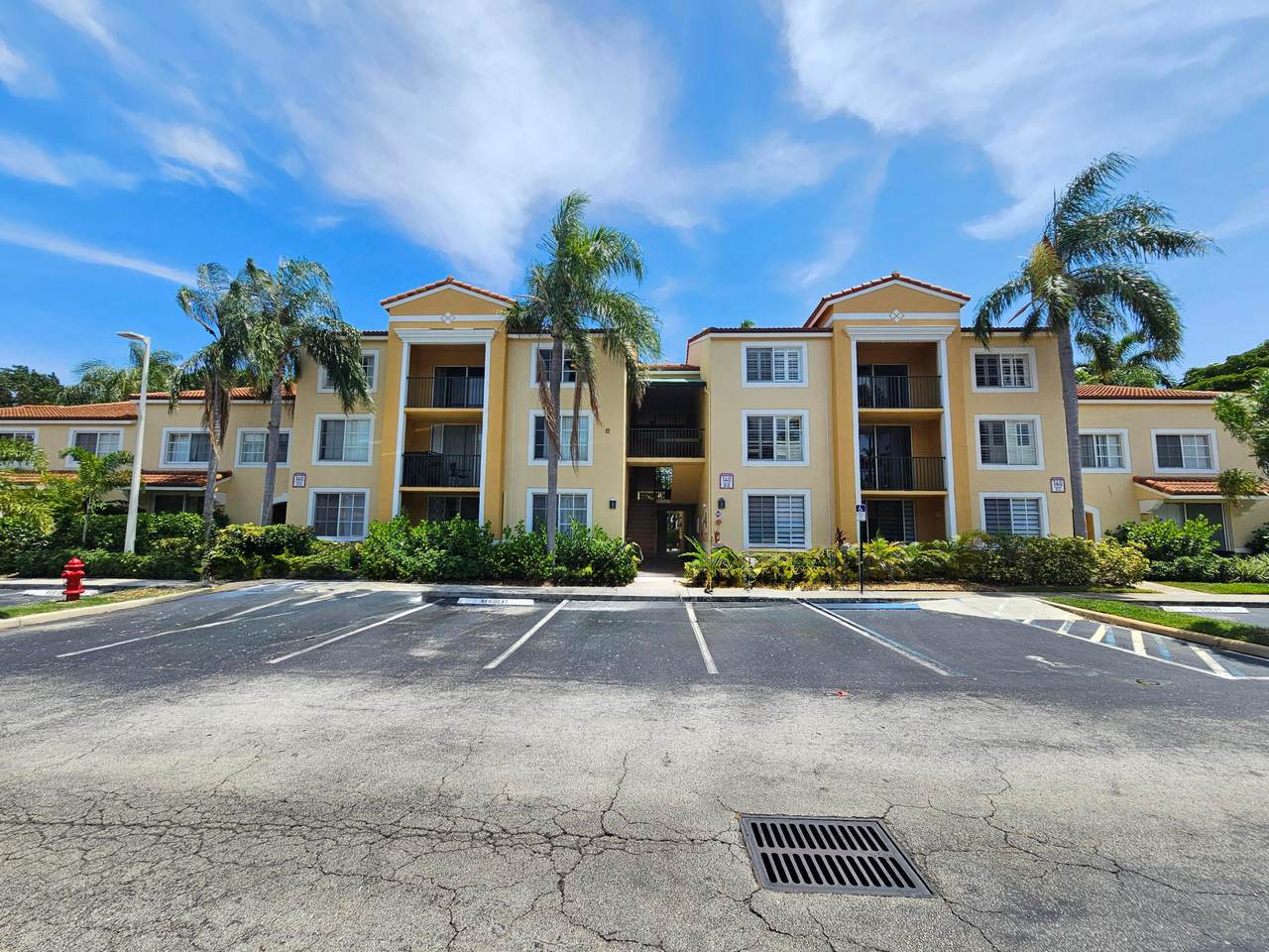 140 Yacht Club Way - Photo 1