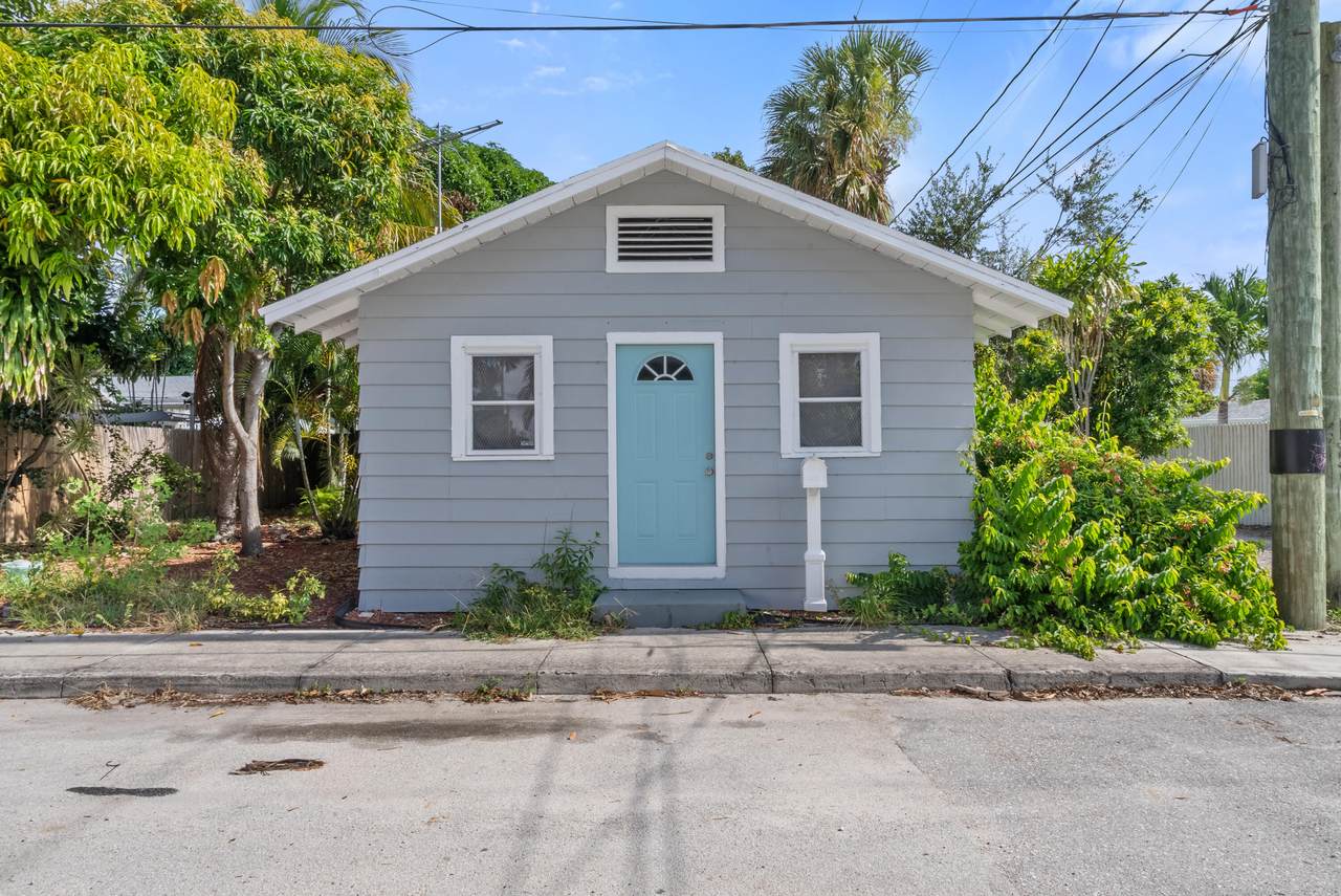 612 3rd Avenue - Photo 1