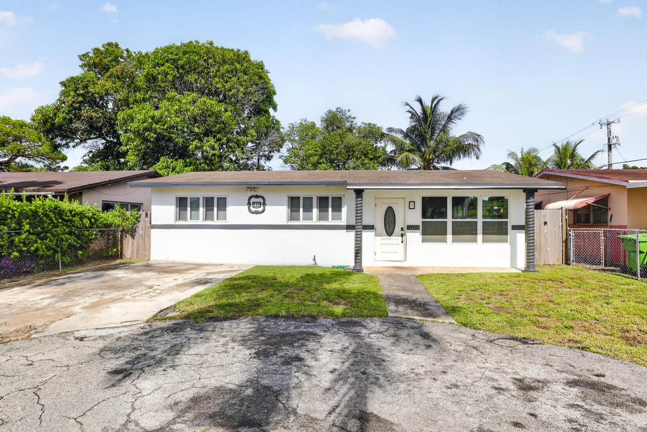 533 17TH Avenue - Photo 1