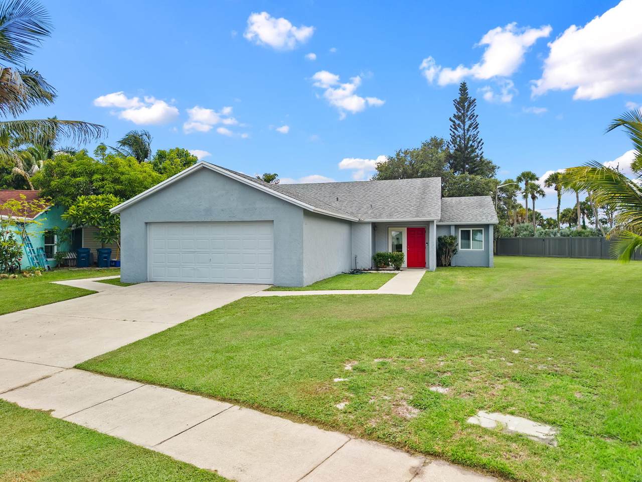 119 Lakeside Circle - Photo 1