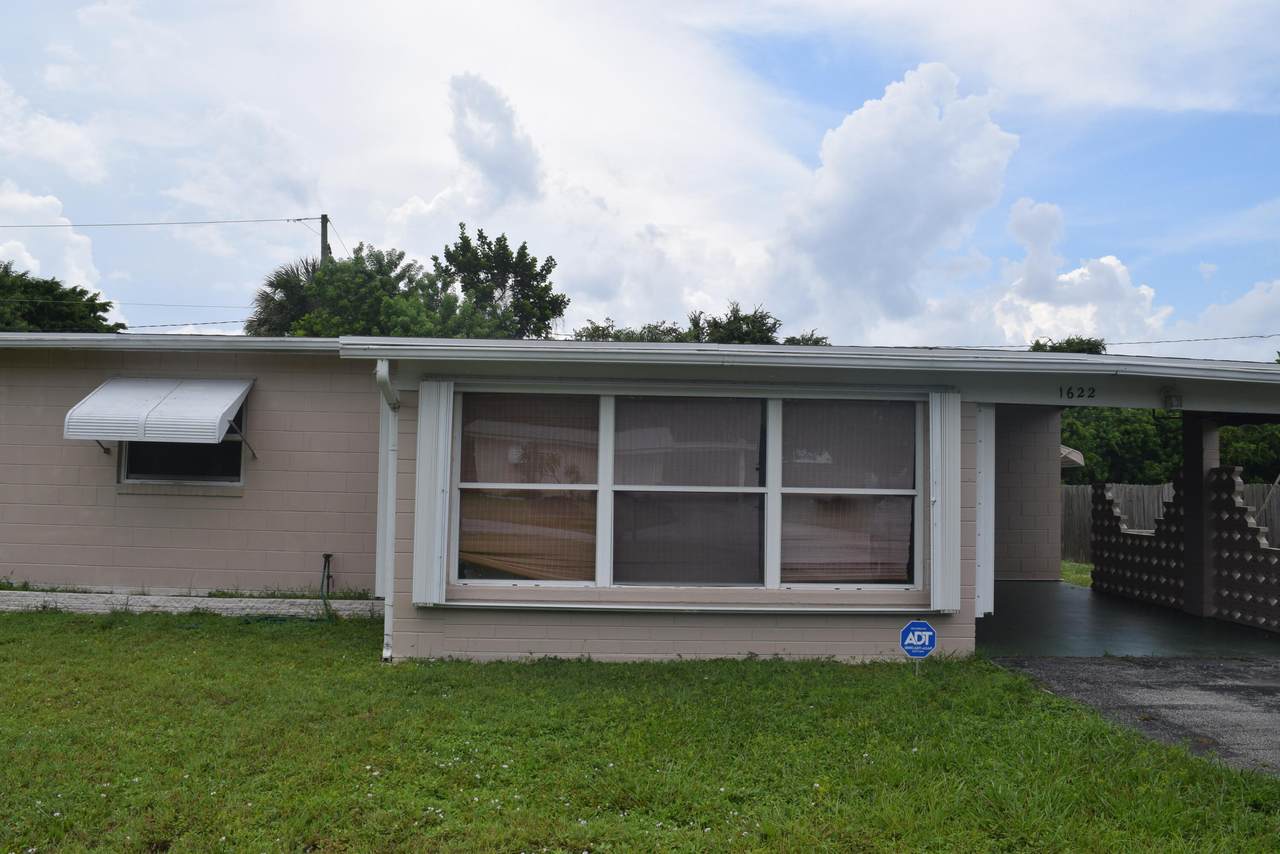 1622 Maureen Court - Photo 1