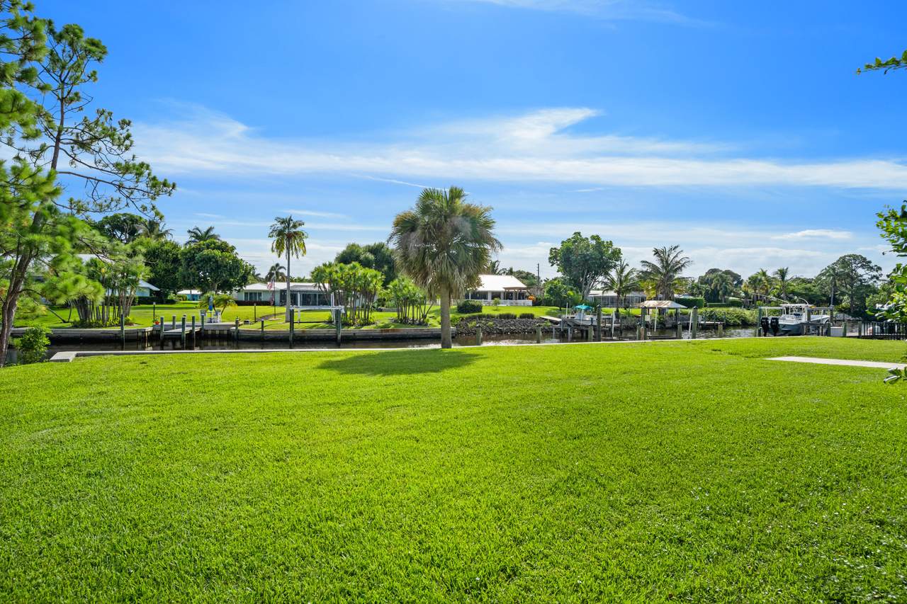 https://bt-photos.global.ssl.fastly.net/beaches/1280_boomver_1_B26057908-2.jpg