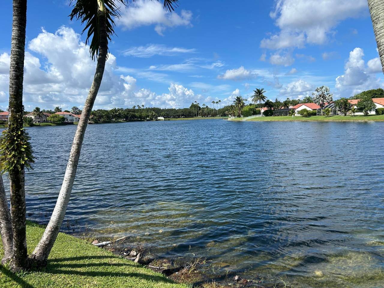 https://bt-photos.global.ssl.fastly.net/beaches/1280_boomver_1_B26057953-2.jpg