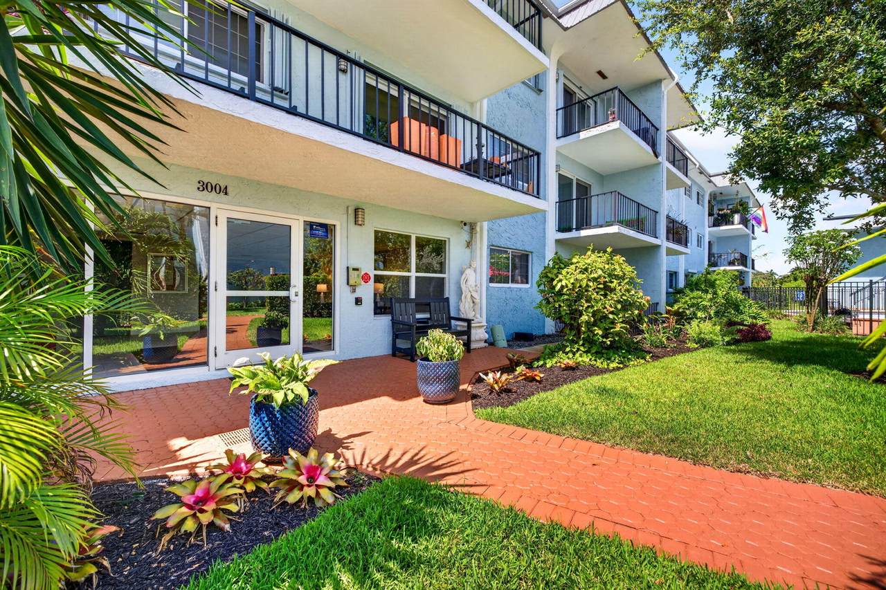 3004 5TH Terrace - Photo 1