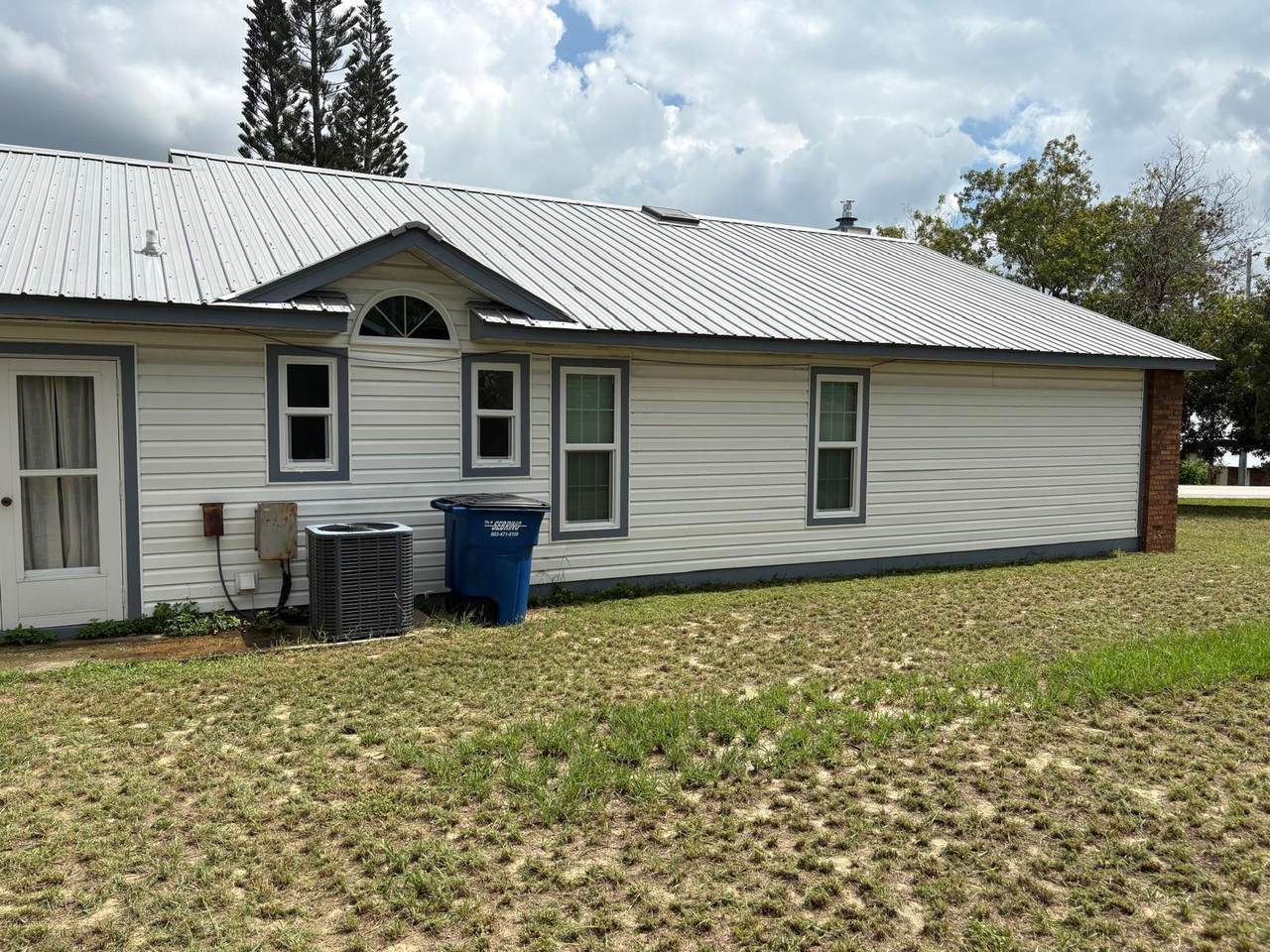 1823 Roberta Avenue - Photo 1