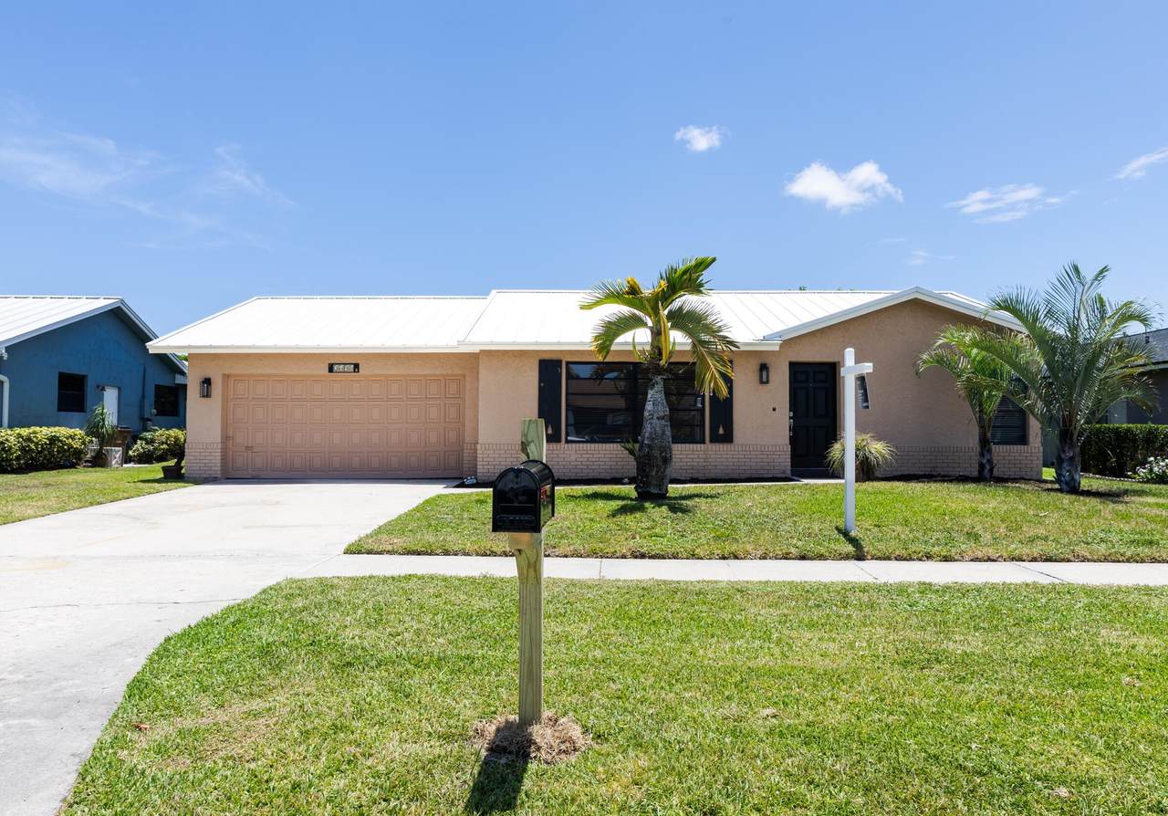 2698 14TH Court - Photo 1