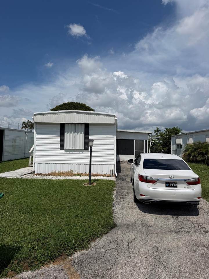5251 22ND Avenue - Photo 1