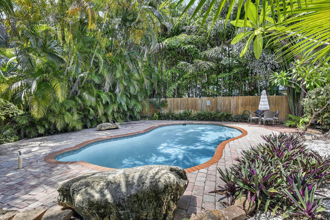 https://bt-photos.global.ssl.fastly.net/beaches/1280_boomver_1_B26058029-2.jpg