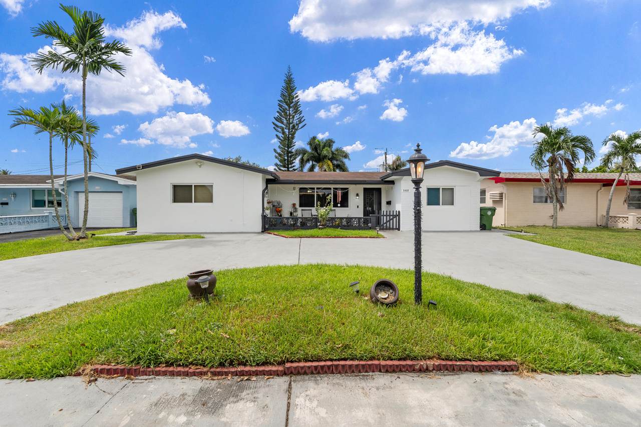 8460 15TH Street - Photo 1