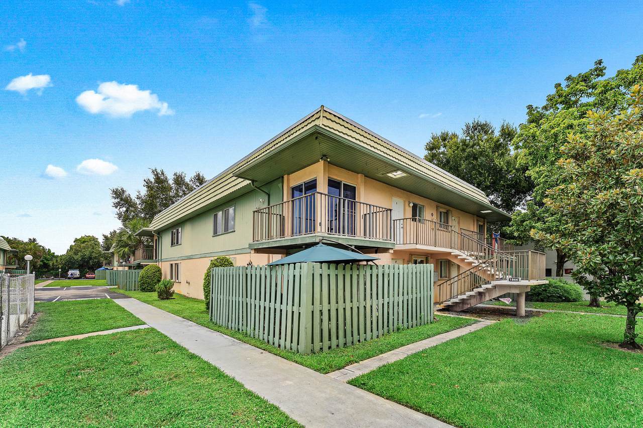 1866 Fairview Villas Drive - Photo 1