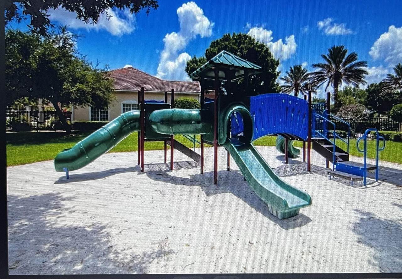https://bt-photos.global.ssl.fastly.net/beaches/1280_boomver_1_B26058078-2.jpg