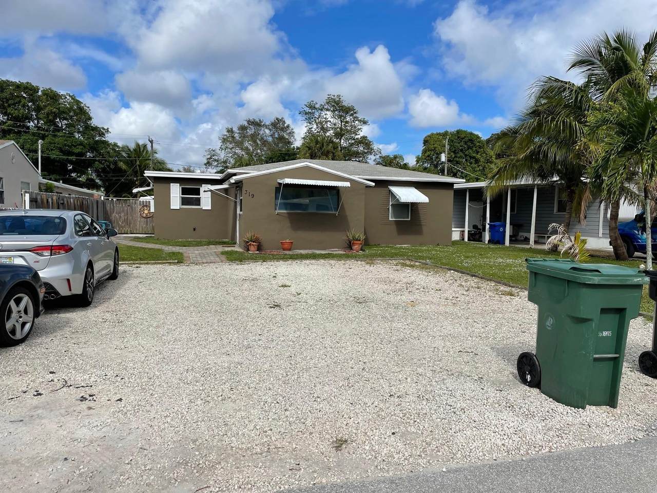 319 15TH Street - Photo 1
