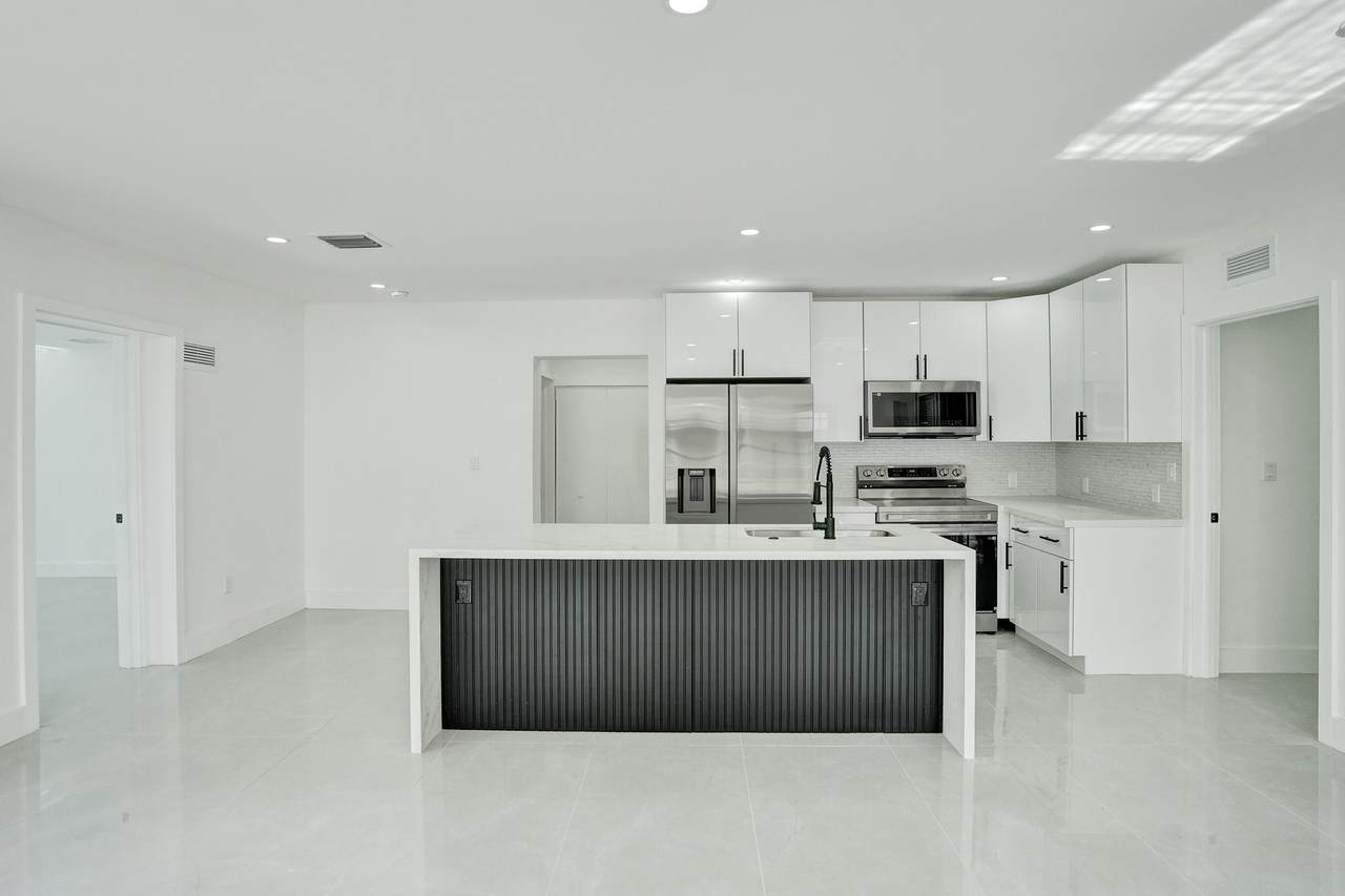 3234 Taft Street - Photo 1