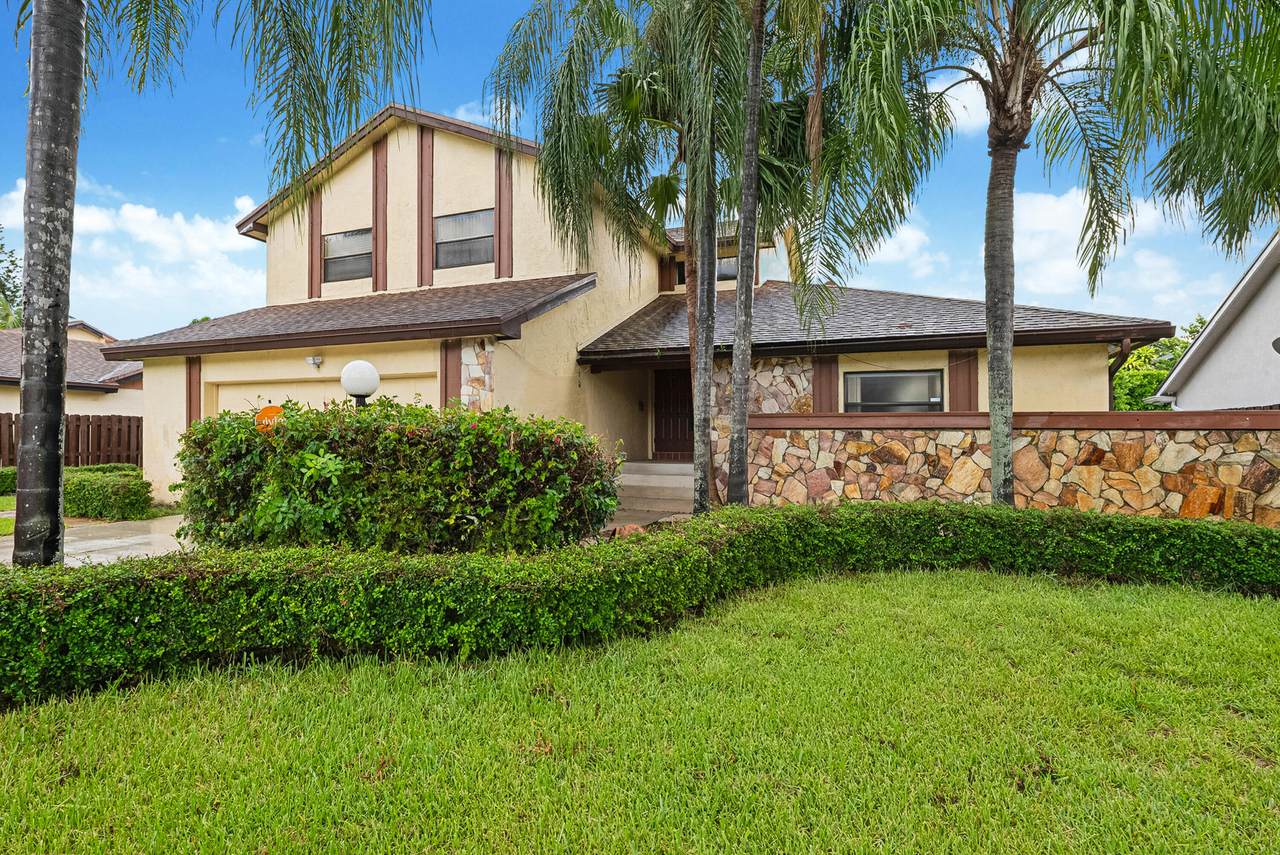 15615 54th Street - Photo 1