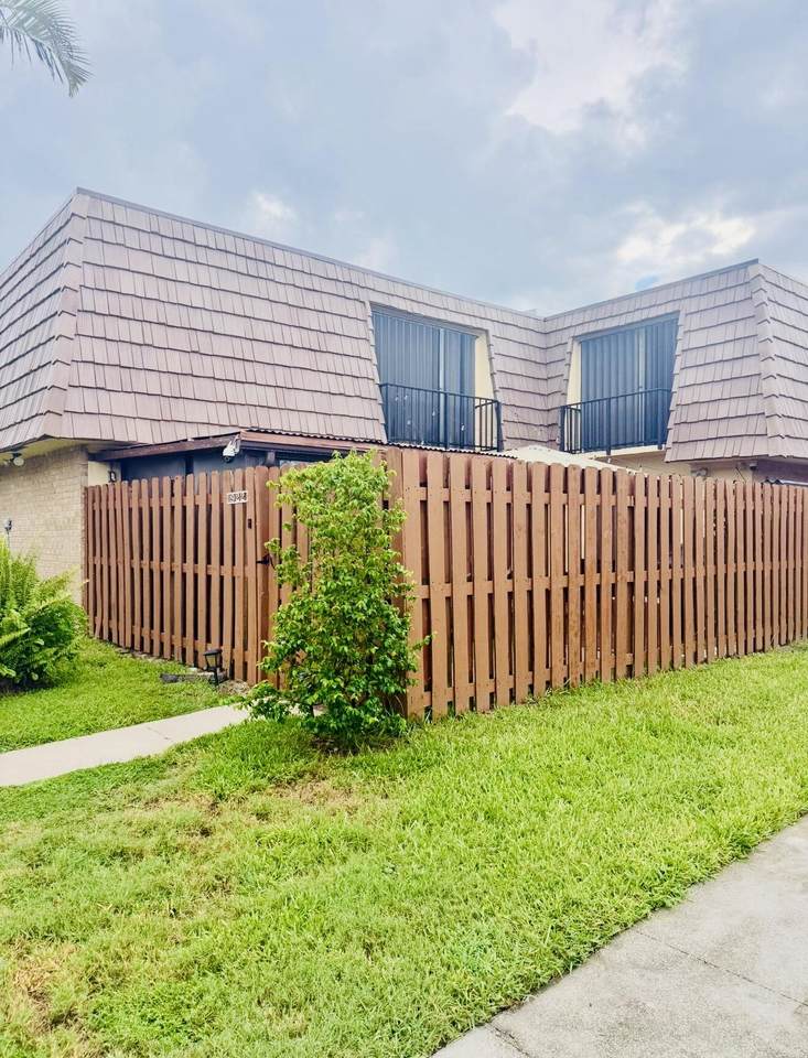 922 Springdale Circle - Photo 1