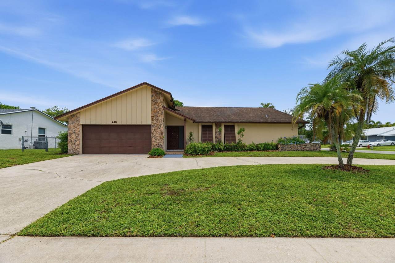 240 Bobwhite Road - Photo 1