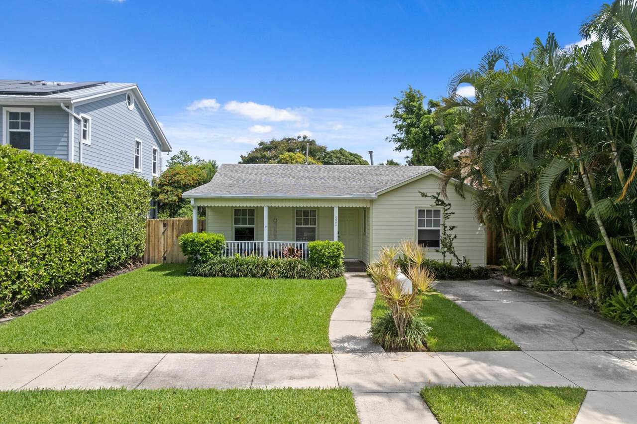 521 33RD Street - Photo 1