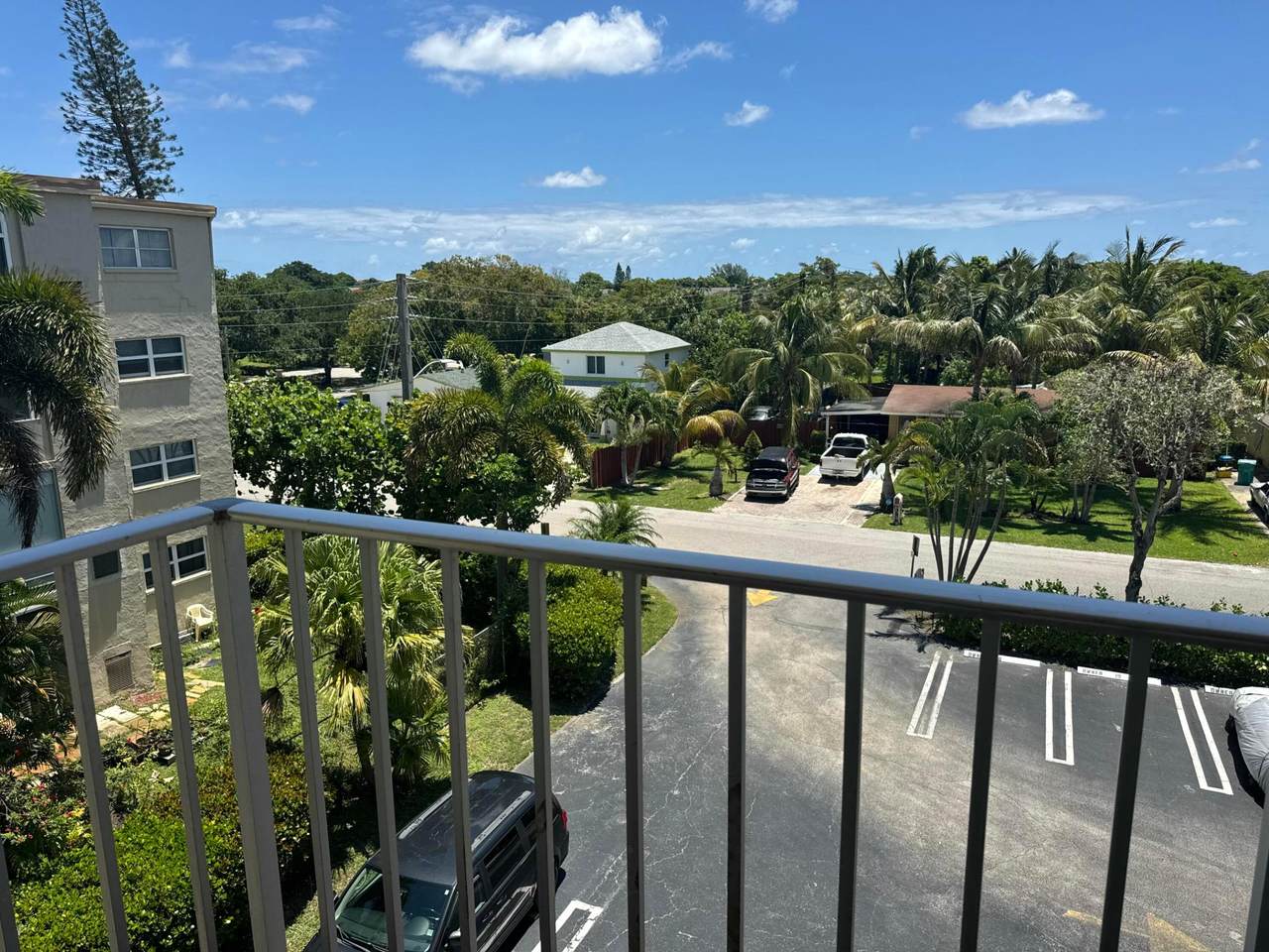 https://bt-photos.global.ssl.fastly.net/beaches/1280_boomver_1_B26058684-2.jpg