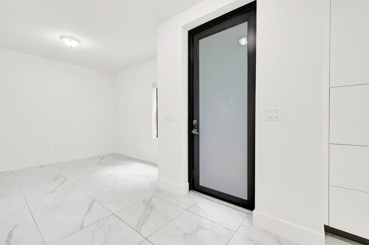 https://bt-photos.global.ssl.fastly.net/beaches/1280_boomver_1_B26058705-2.jpg