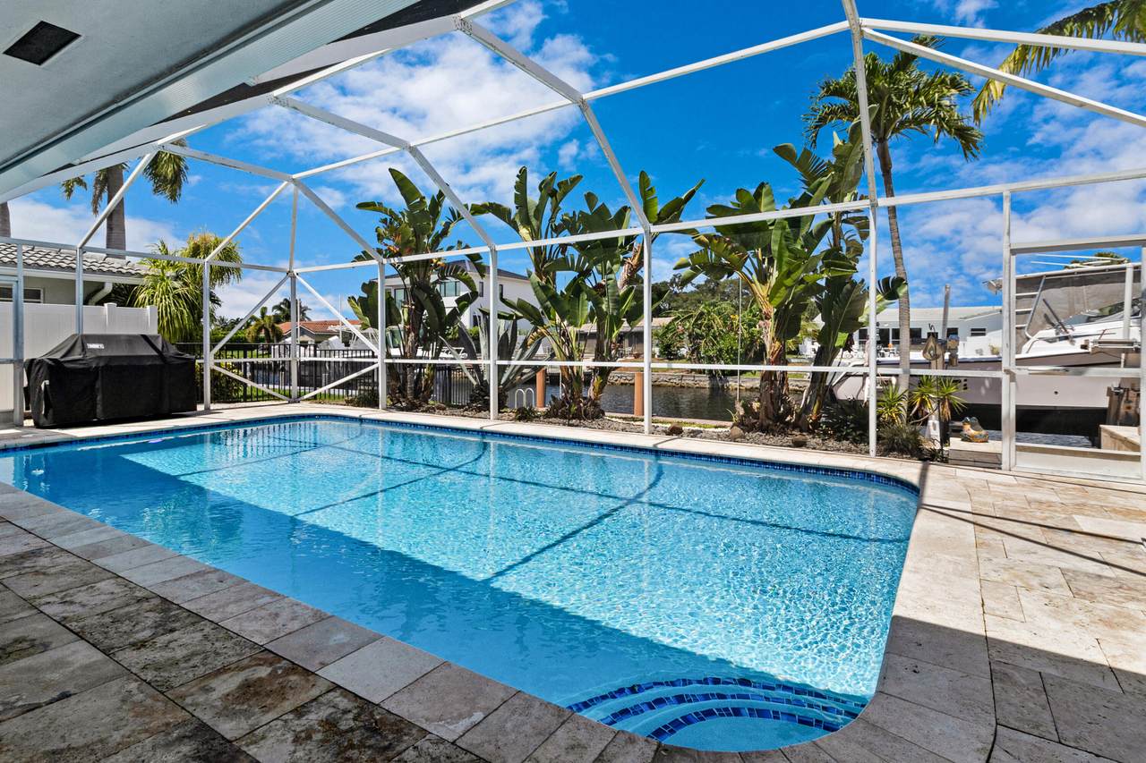 https://bt-photos.global.ssl.fastly.net/beaches/1280_boomver_1_B26058716-2.jpg