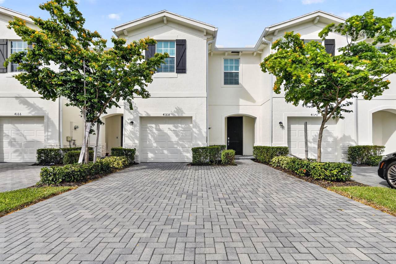 4168 Lagoon Shore Drive - Photo 1