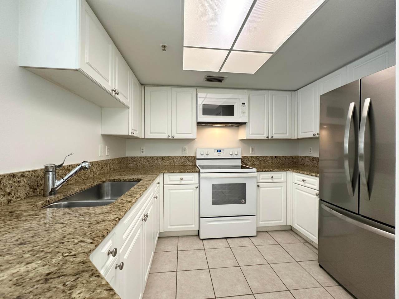 300 Crestwood Court - Photo 1
