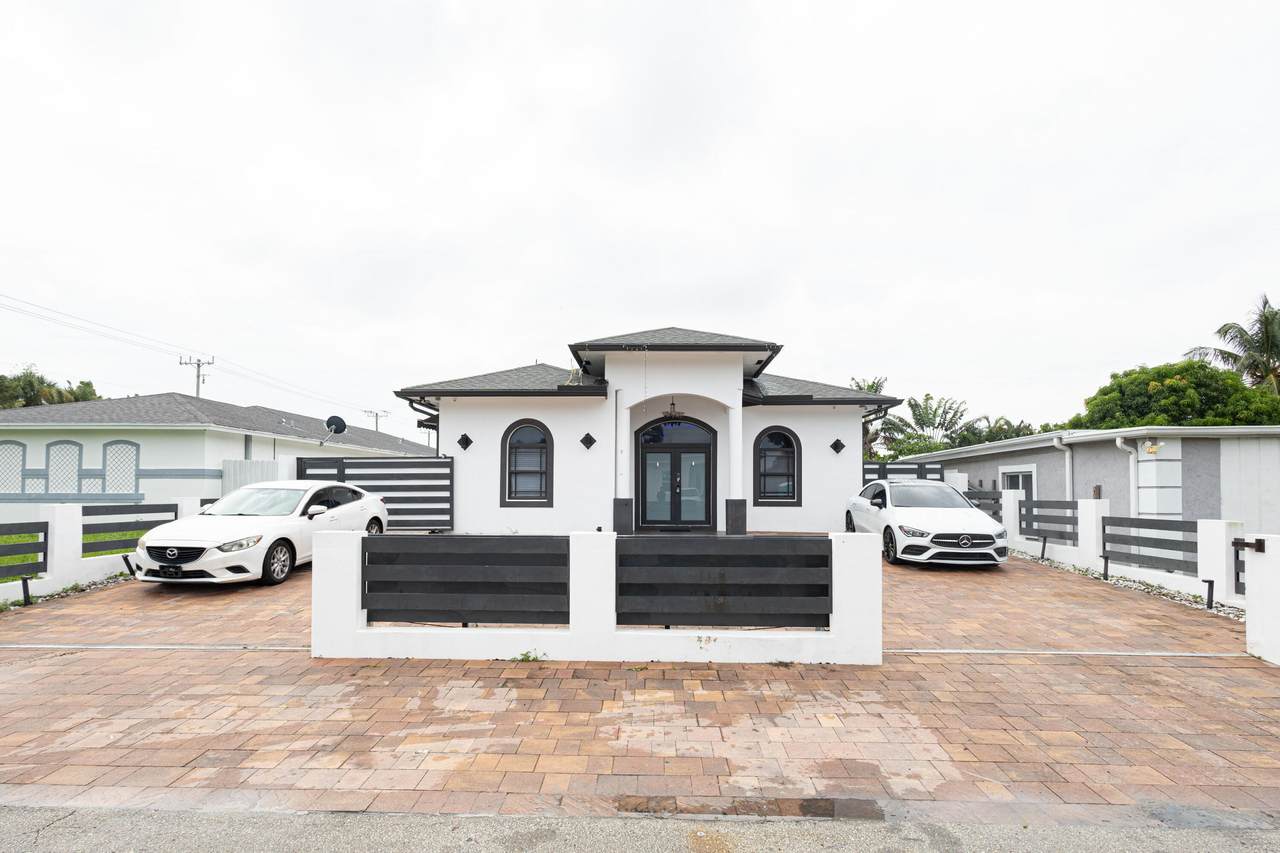 725 Mercury Street Street - Photo 1