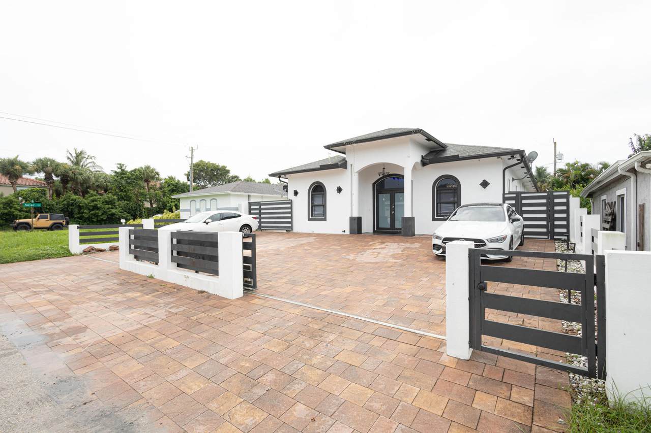 https://bt-photos.global.ssl.fastly.net/beaches/1280_boomver_1_B26058966-2.jpg