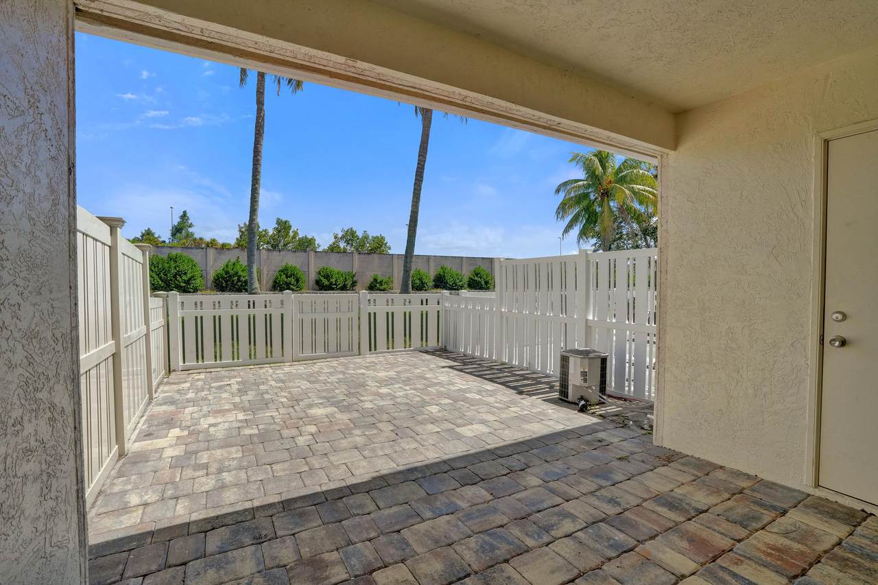 9913 57TH Manor - Photo 1