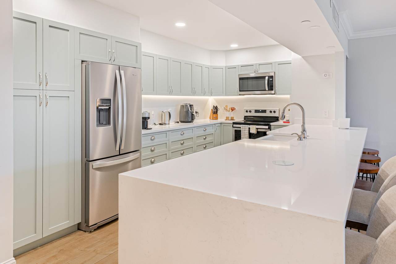 4748 Ocean Boulevard - Photo 1