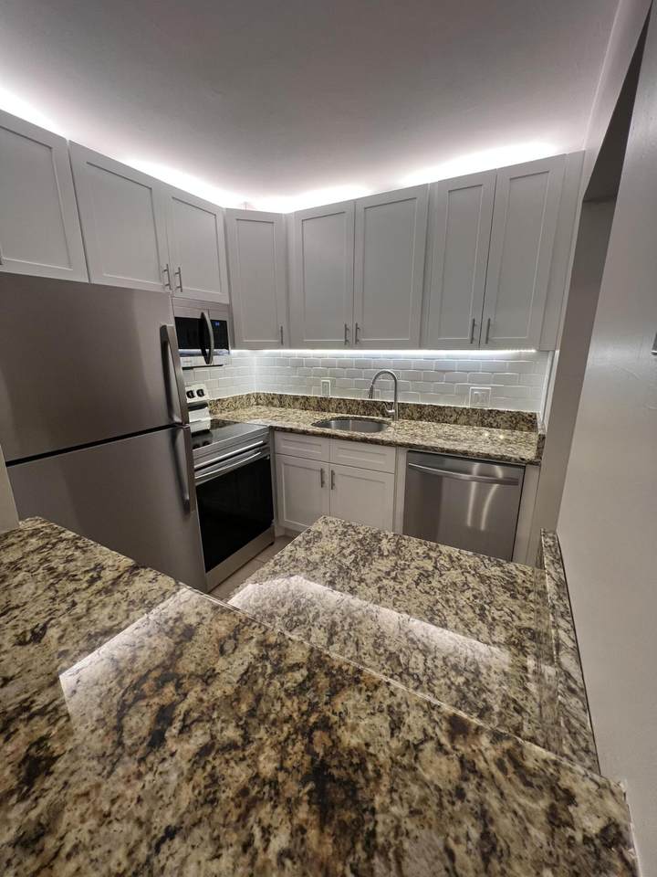 31 Westbury B Circle - Photo 1