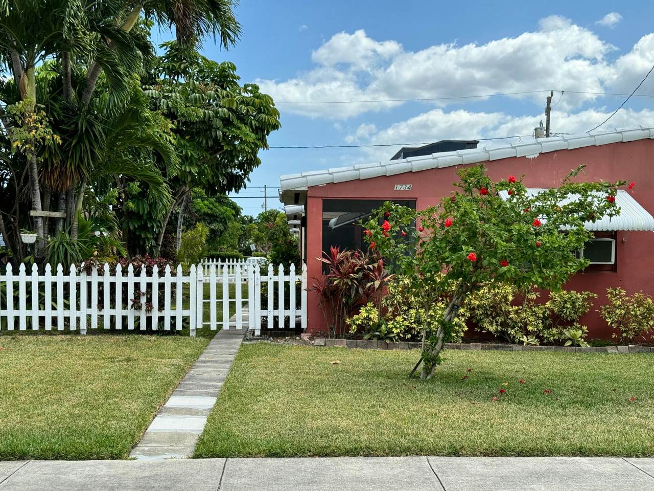1734 Fletcher Street - Photo 1