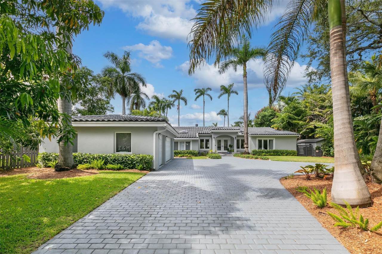 913 Coconut Drive - Photo 1