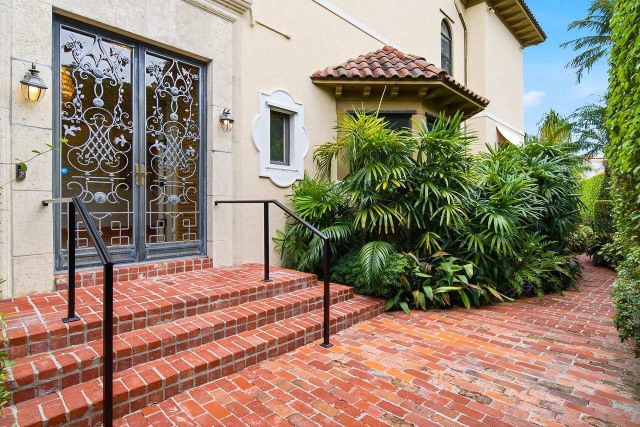 245 Brazilian Avenue - Photo 1