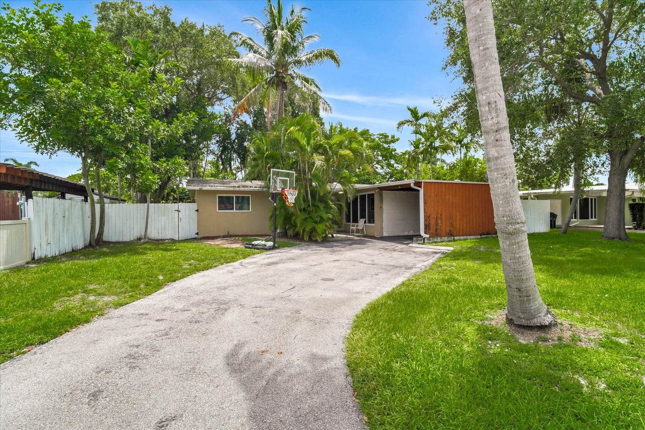 308 27TH Street - Photo 1